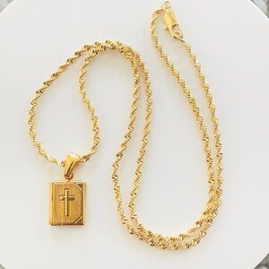 Elegant New 14K Gold plated locket bible Pendant with 18” rope Necklace.